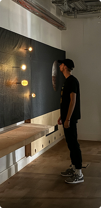 Celestial Bodies Hauptinstallation